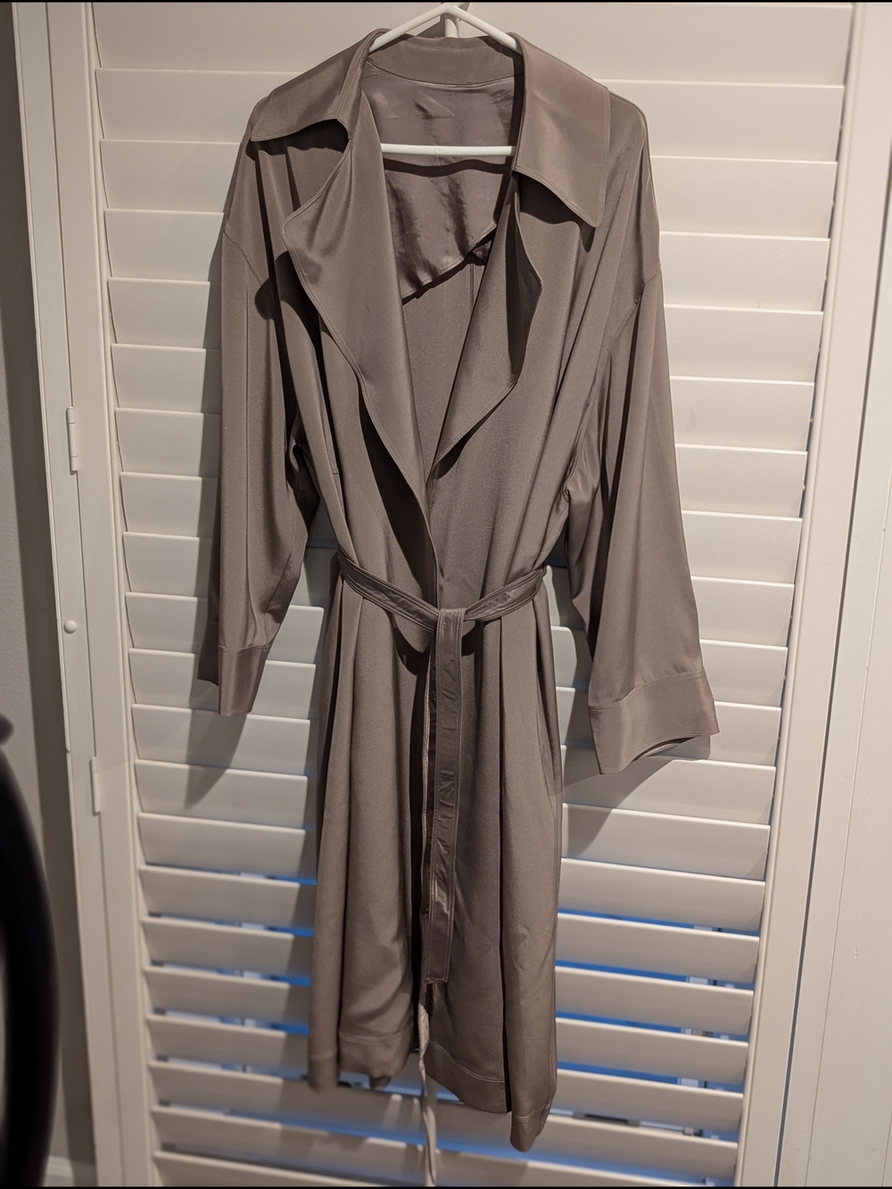 Lilysilk M Women’s Taupe Belted Trench Coat - Picture 3 of 8